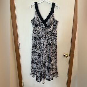 Donna Ricco size 14, 100% silk, black and white floral print dress